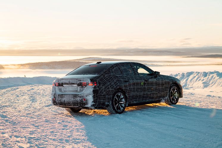 Helt nye BMW i5 Sedan på kamuflerte tester