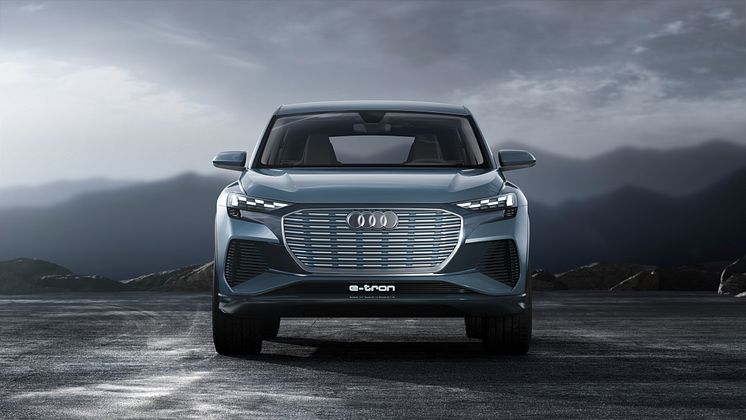 Audi Q4 e-tron concept (Solar Sky)