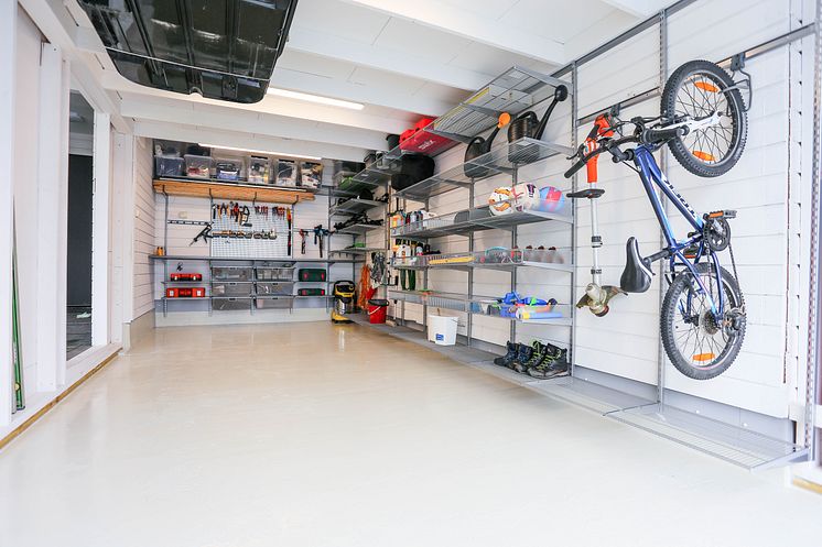 DK_Elfa_garage_storage_norwegianfamily_overview-1c IMG_4974