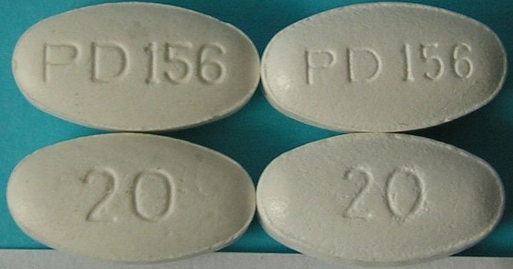 Falsk och äkta (vänster) Lipitor 20 mg (atorvastatin)