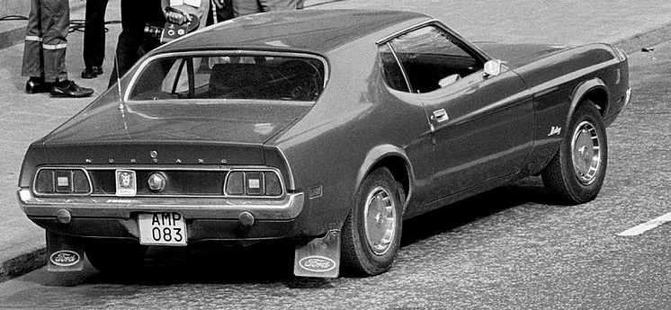 Kreditbanken vid Norrmalmstorg 1973. Här stod Mustangen under de sex dagar som dramat varade