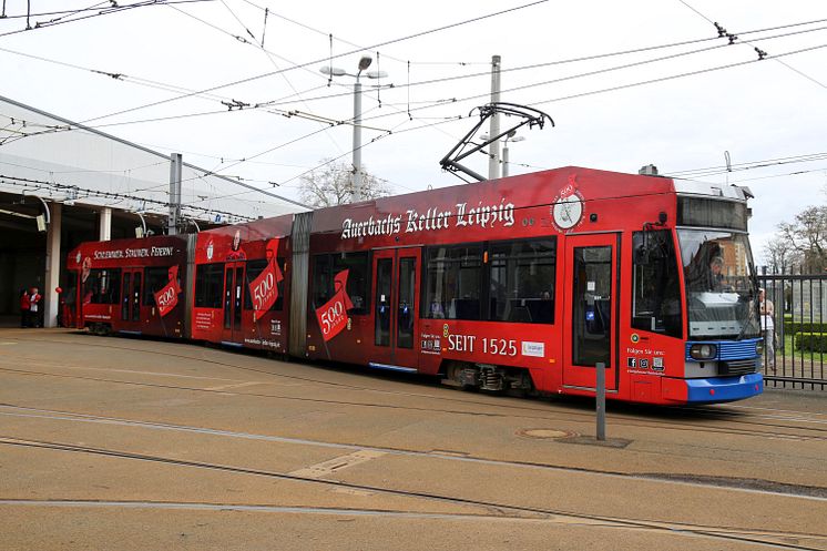 Auerbachs Keller - Jubiläumsstraßenbahn am Straßenbahnhof Angerbrücke