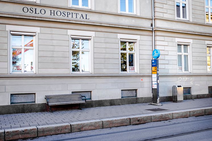 Oslo_hospital_holdeplass_trikk__SPV_04962