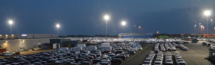 Halmstad Hamn miljösatsar med LED mastbelysning på biluppställningsyta