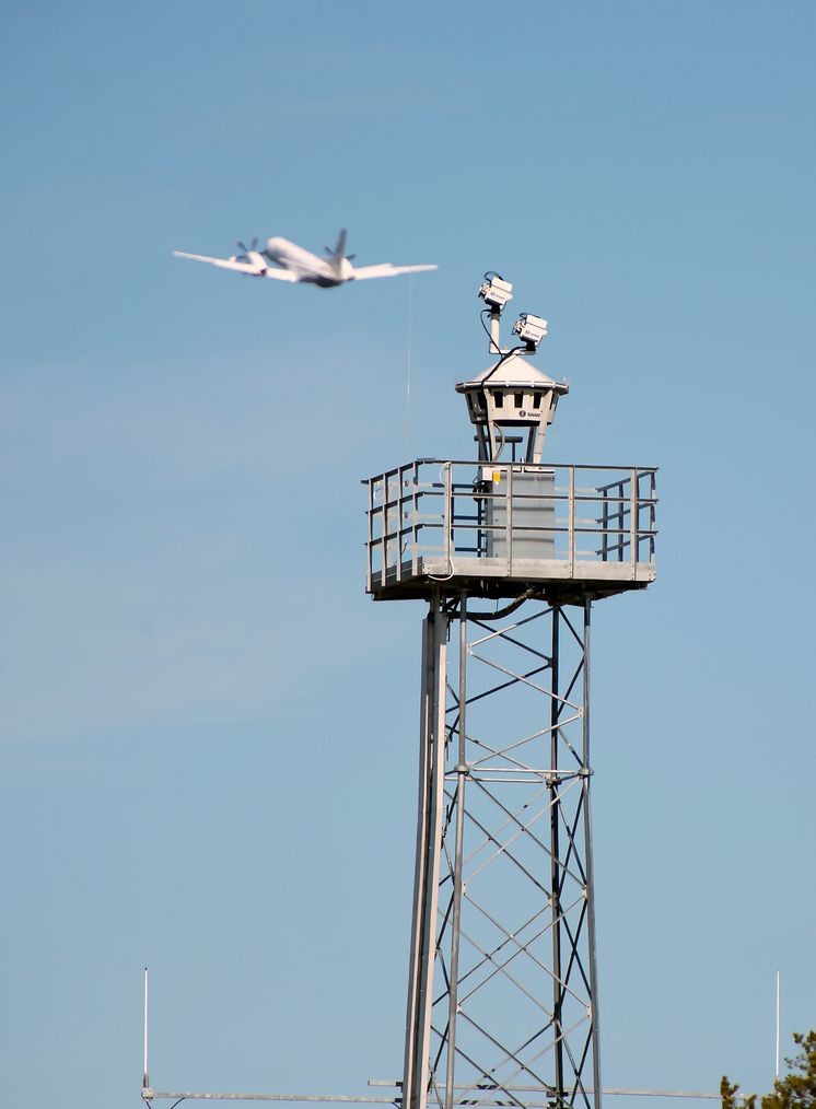 Take Off - Camera Tower vertical