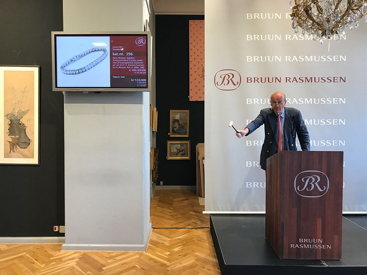 Jesper Bruun Rasmussen sælger Harry Winstons diamantarmbånd for 510.000 kr.