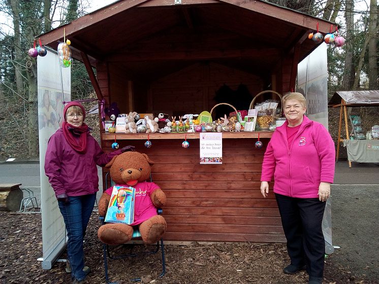 Bunter Ostermarkt im Kees’schen Park: Bärenherz war auch dabei