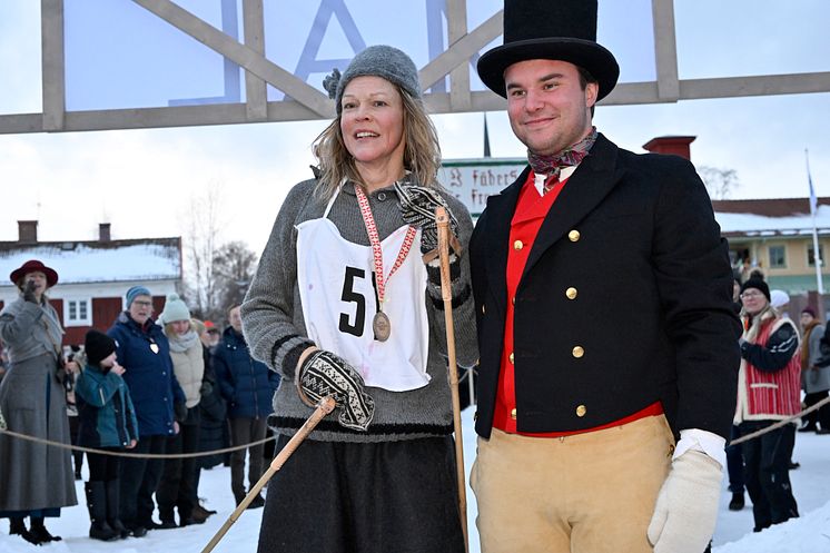 Jubileumsvasan Sofia Lind första dam i mål med kransmas Edvin Nilsson