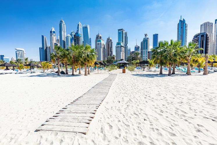 DEST_UAE_DUBAI_BEACH_JUMEIRAH_JBR_BEACH_GettyImages-1392301472_Universal_Within usage period_97187