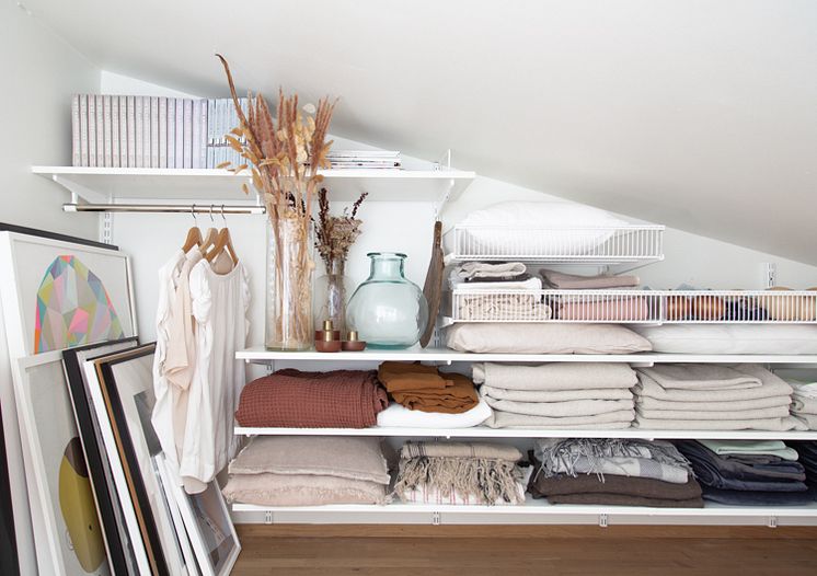 Elfa_Clothing_Interior_Click-in_system_Classic_2022_11_5.jpg