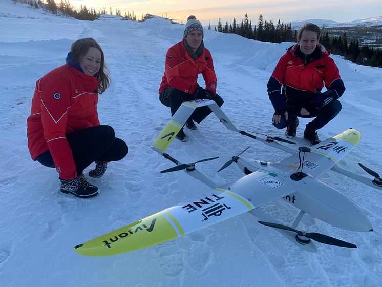 Droneflyging av melkeprøver.JPG