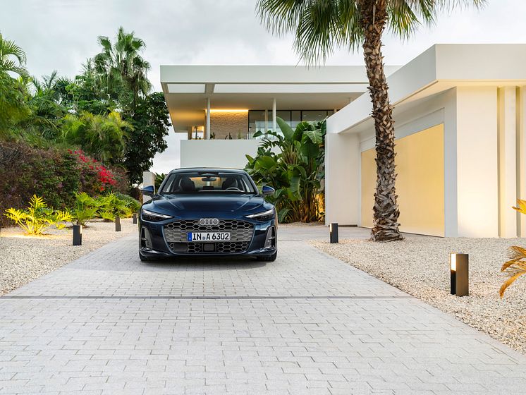 Audi A6 Limousine (Firmamentblå)