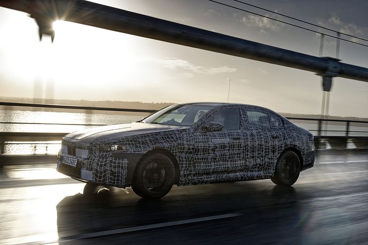 Helt nye BMW i5 Sedan på kamuflerte tester