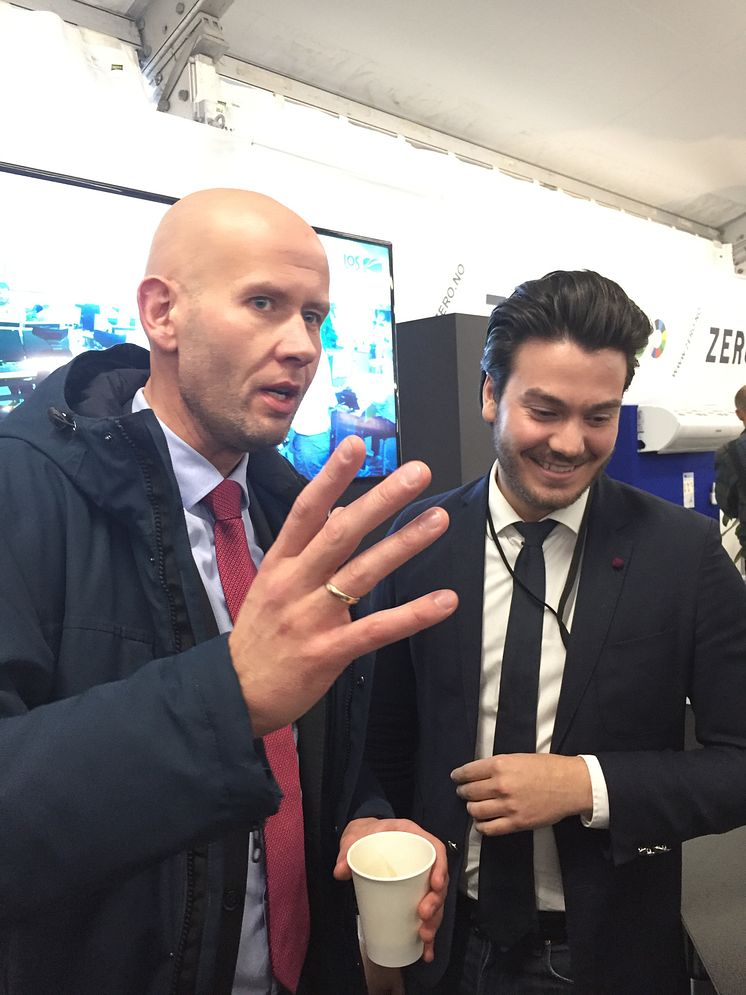 Olje- og energiminister Tord Lien ble imponert over det han så hos LOS Energy på ZEROexpo