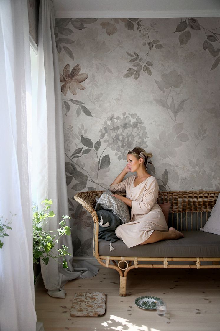 CottageGarden_FlorenceMural_Image_Roomshot_Item_3594_PR