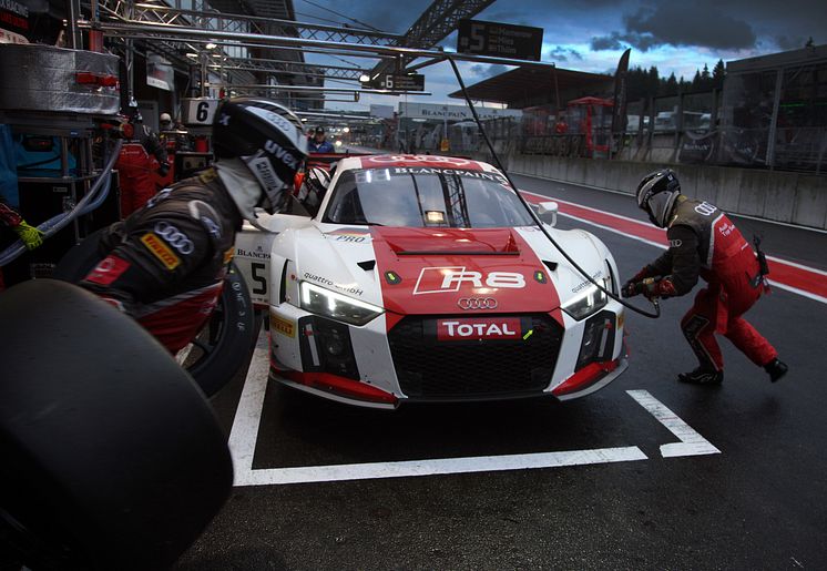 24h Spa 2015 - Audi R8 LMS #5 (Audi Sport Team Phoenix), Christian Mamerow, Christopher Mies, Nicki Thiim i pit