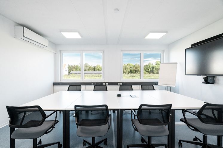 Adapteo_2021_Büro_TransnetBW_Wendlingen_Innenansicht_02.jpg