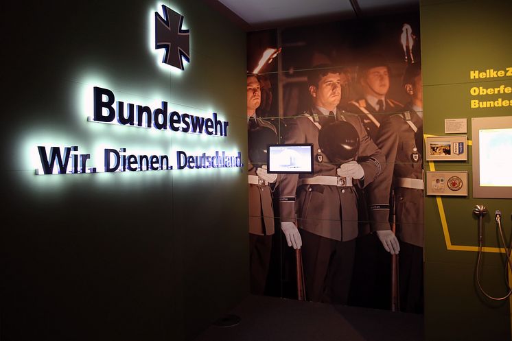Ausstellungsraum zur Bundeswehr heute