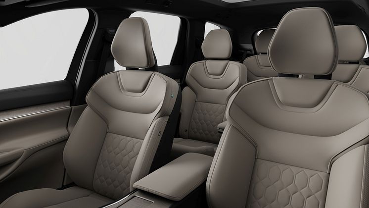 317306_Volvo_EX90_-_version_6_places.jpg