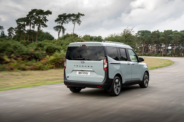 2024_FORD_E-Tourneo_Courier_09.jpg
