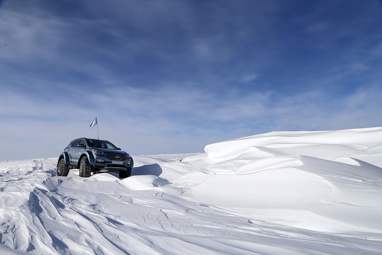 Shackleton Return - Hyundai Santa Fe blir första personbil att korsa Antarktis.