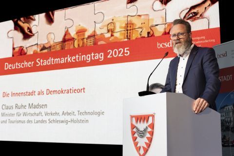 Minister Madsen beim deutscher_stadtmarketingtag_kiel.jpg