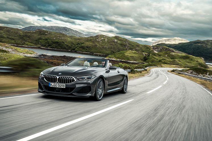 BMW 8-sarjan Cabrio, edestä