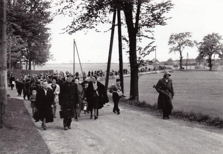 Flygtninge på vej til Høvelte - Birkerød Lokalhistoriske Arkiv og Museum