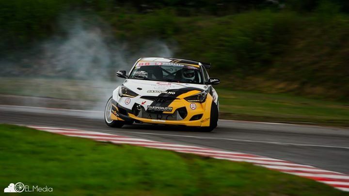 Veloster drifting