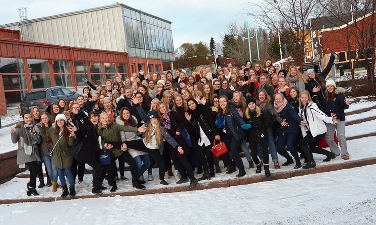 Vill locka tjejer till tekniska utbildningar