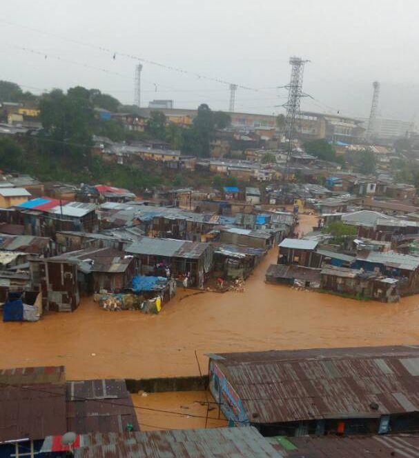 Ødeleggelser av flom og jordskred i Freetown, Sierra Leone, 14. august 17