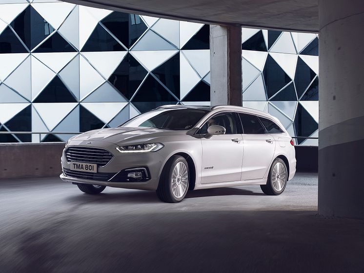 Ford Mondeo Hybrid_2019
