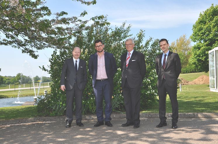 Franska ambassadören Jacques Lapounge, Lindab AB:s VD och koncernchef Anders Berg, konsul Mikael Roos och Gilles Debuire från Business France på lunchmöte hos Lindab.
