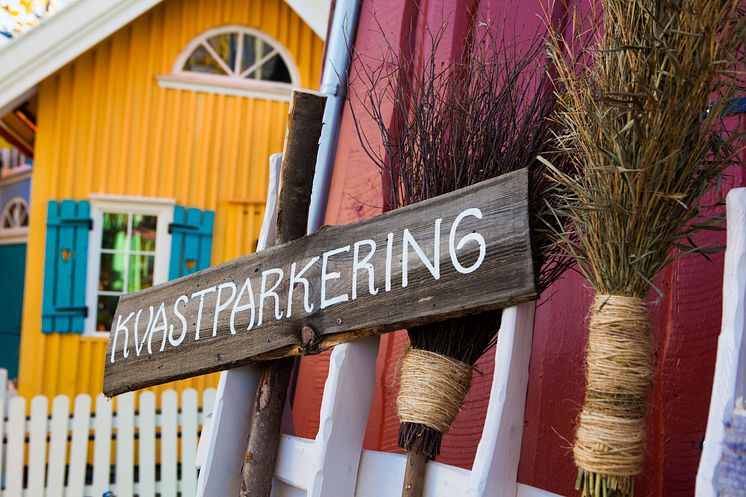 Halloween på Liseberg bjuder på gratis kvastparkering