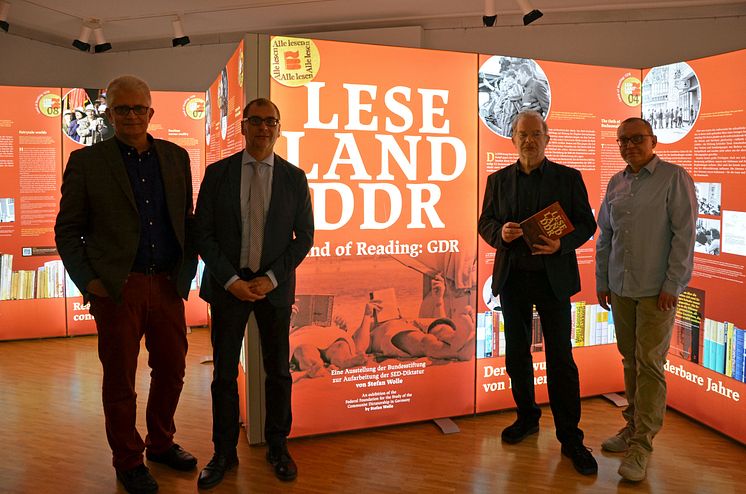 Initiatoren der Ausstellung Leseland DDR im Stadtgeschichtlichen Museum Leipzig