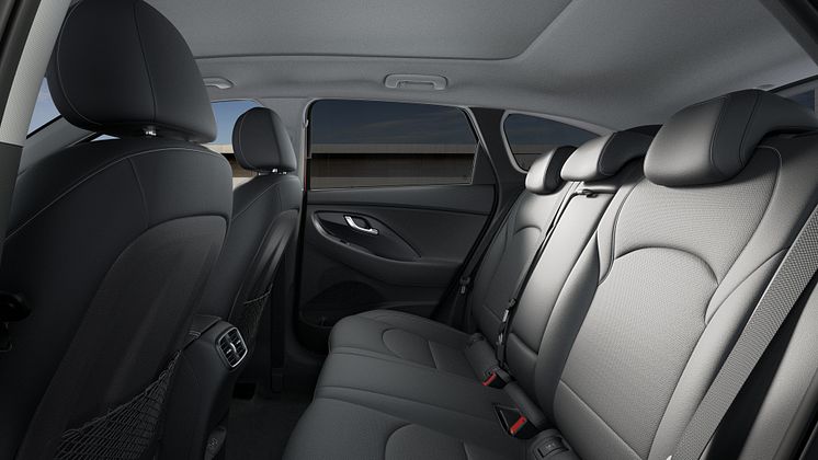 Hyundai i30 Wagon Interior (3)