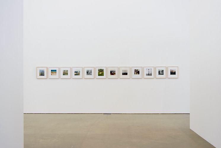 Sharon Lockhart, Studier utan titel (Avfotograferade fotografier)/Untitled Studies (Re-Photographed Snapshots), 1994-pågående/ongoing. Utställningsvy/exhibitionview
