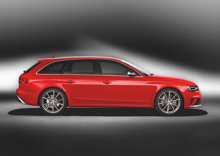 nya Audi RS 4 Avant