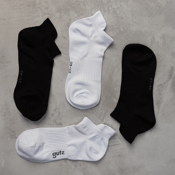 SPORTY SNEAKER SOCKS