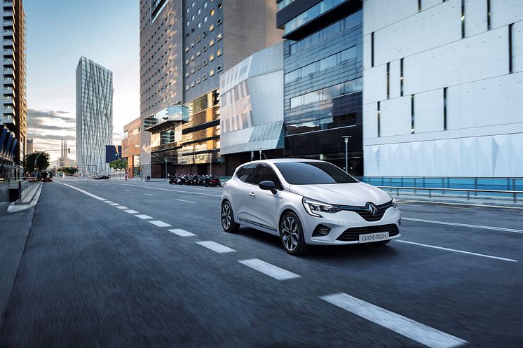 2020 - Nya Renault CLIO E-TECH