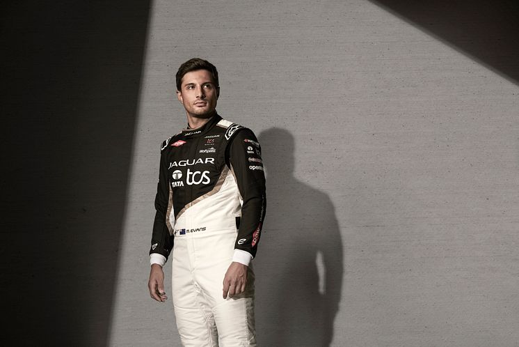 J_TCS_Racing_MitchEvans_Season10_2023_2_0