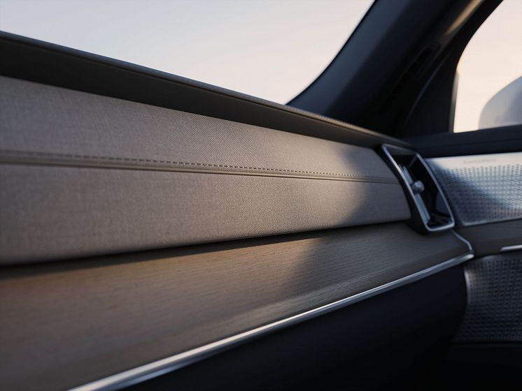 New_Volvo_XC90_Interiors.jpg