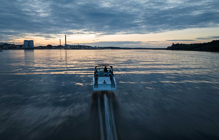 Candela 420 nautical mile world record