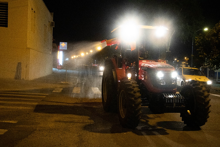 tractor_spraying-01