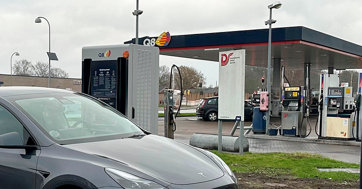 Lynladere på Q8 station i Brøndby