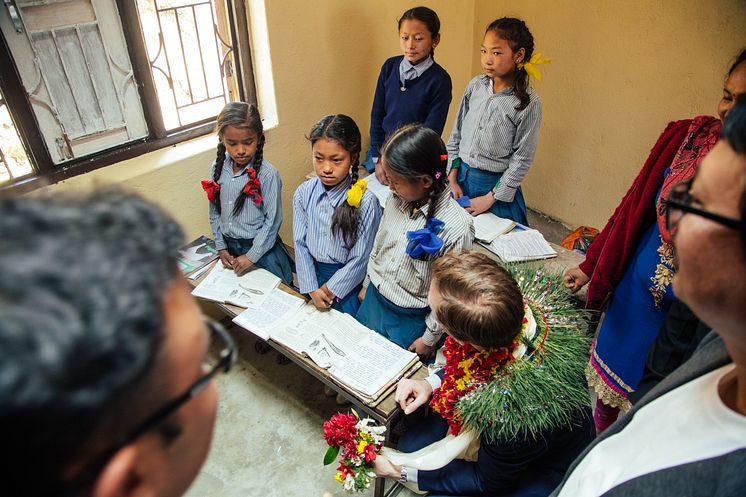 Elever - Utviklingsminister Nikolai Astrup åpnet Shree Devitar Basic School i Dolakha i Nepal