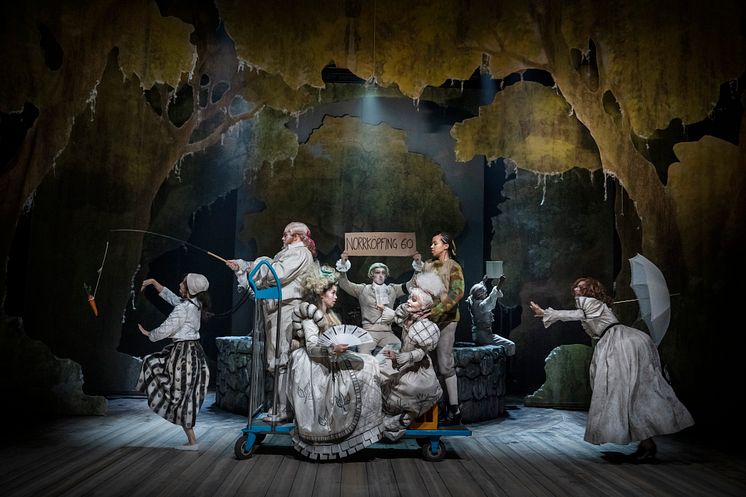DrottningensJuvelsmycke_Goland_Bjorkberg_Dawit_Alexandersson_vonSydow_OstbergDiakite_Nordberg_fotoMarkusGarder