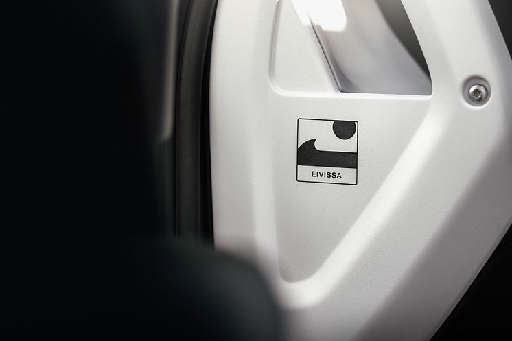 JLR Defender Ibiza 90 Eivissa Etching Detail.jpg