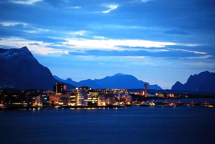 Bodø at night - _Photo - Carl Erik Nyvold_www.bodo.no.jpg