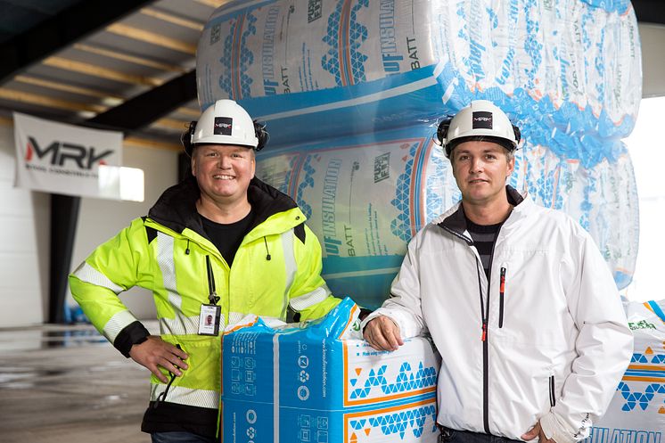 Marcus Lindstein og Roger Kerttu arbejder kun med Knauf Insulation, når det kommer til isolering. – Vi har et indarbejdet samarbejde og er tilfredse med produkterne.